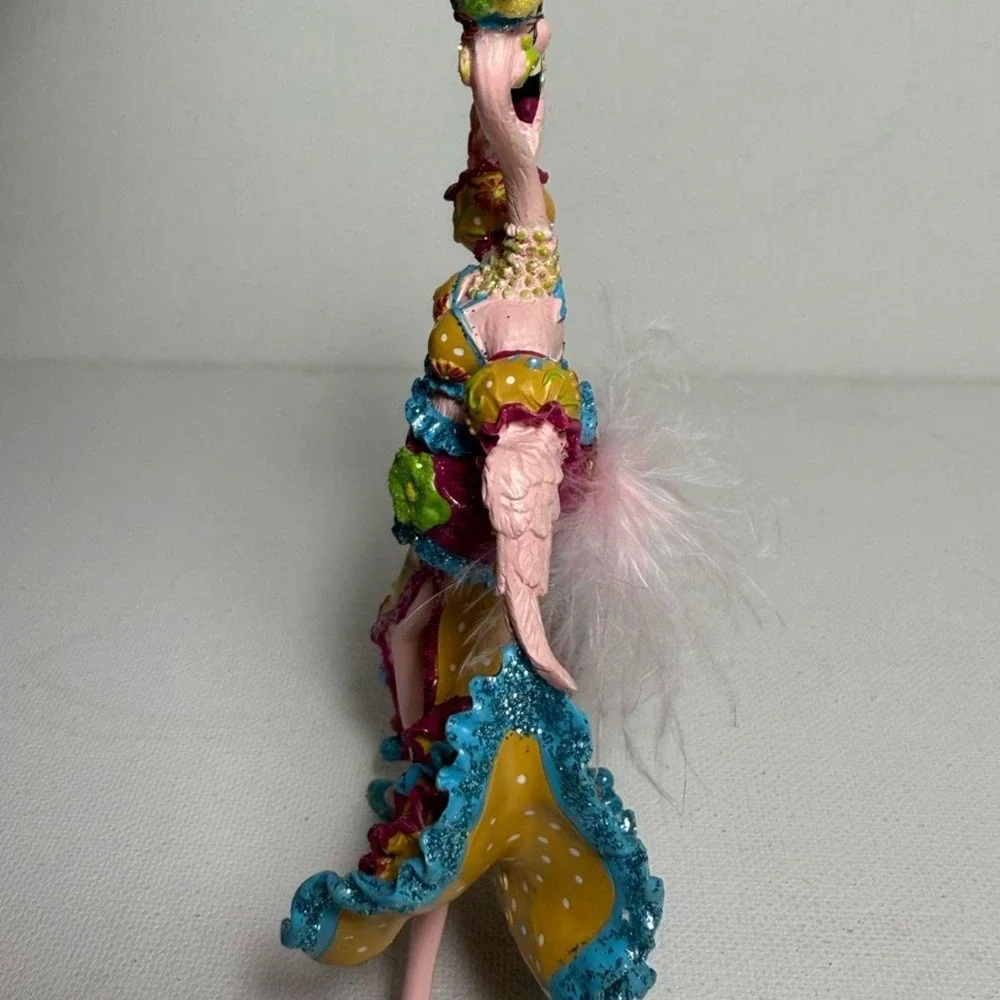 Flirty Feathers 